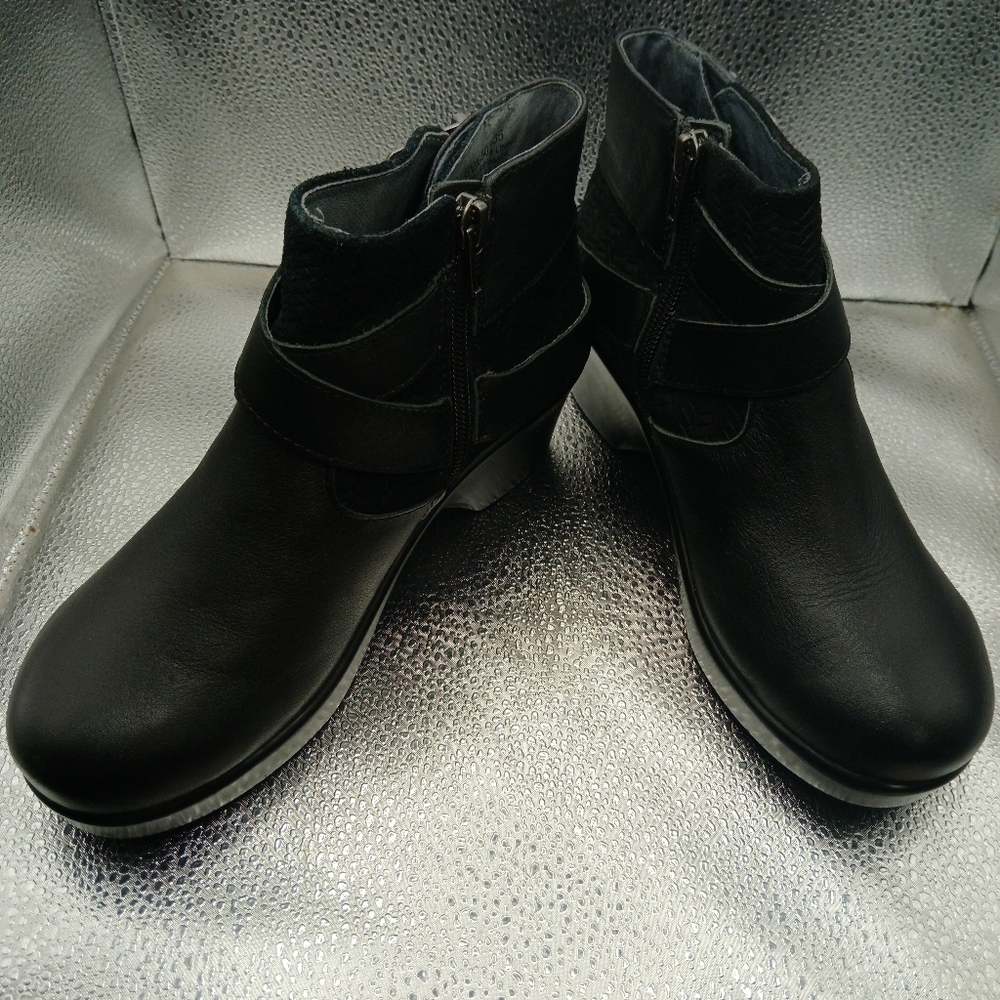 Algeria Black Leather Ankle Boots Women's Size 35/5
